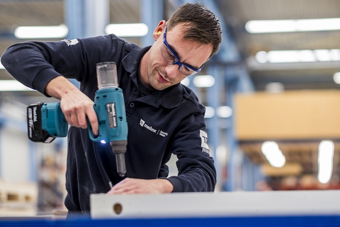 Dennis (productiemedewerker)